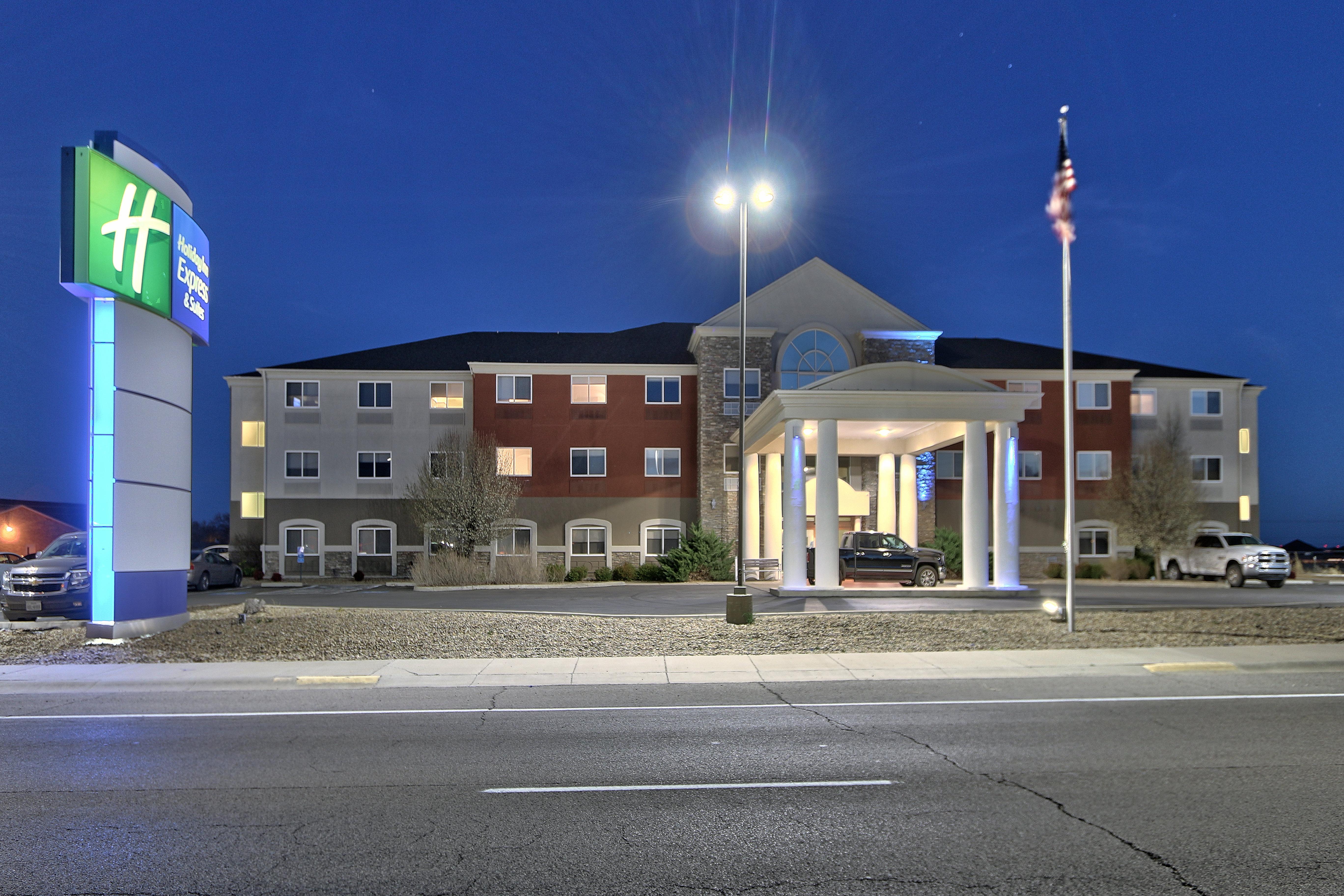 Holiday Inn Express & Suites Portales By Ihg Ngoại thất bức ảnh