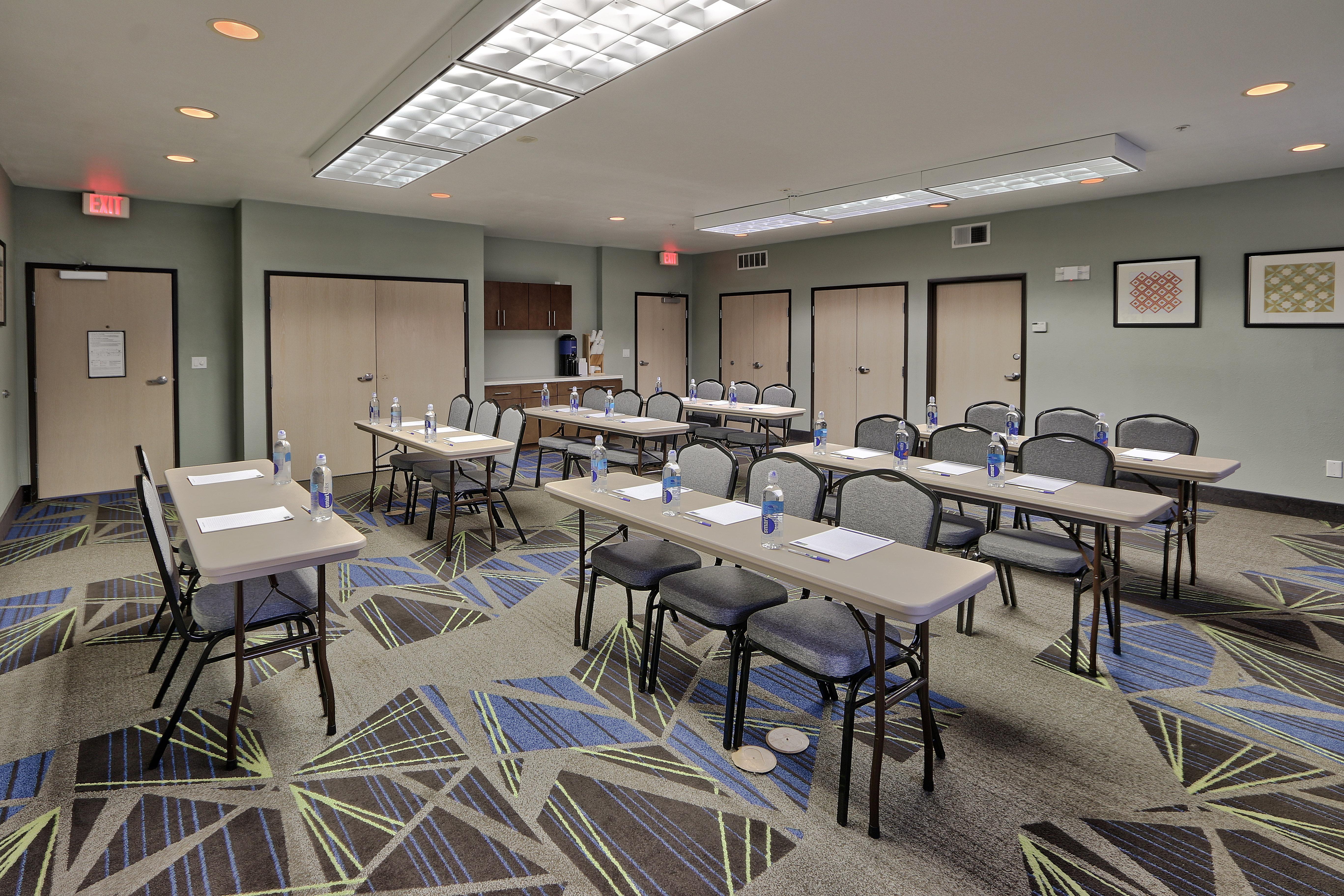 Holiday Inn Express & Suites Portales By Ihg Ngoại thất bức ảnh
