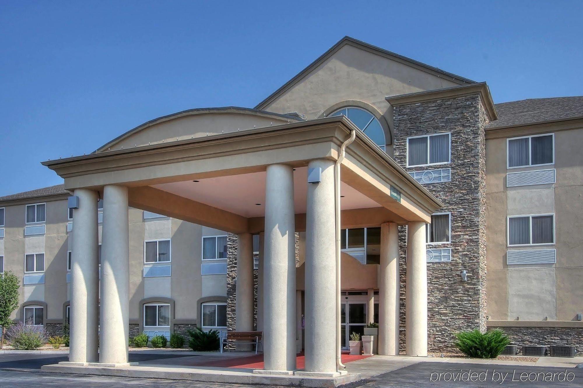 Holiday Inn Express & Suites Portales By Ihg Ngoại thất bức ảnh